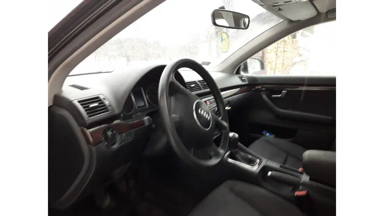 Audi A4 2001 - 12
