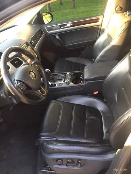 Volkswagen Touareg 2011 - 12