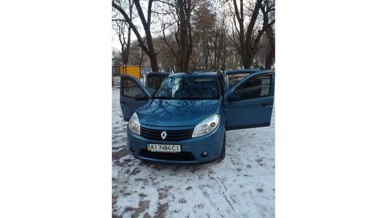 Renault Sandero 2010
