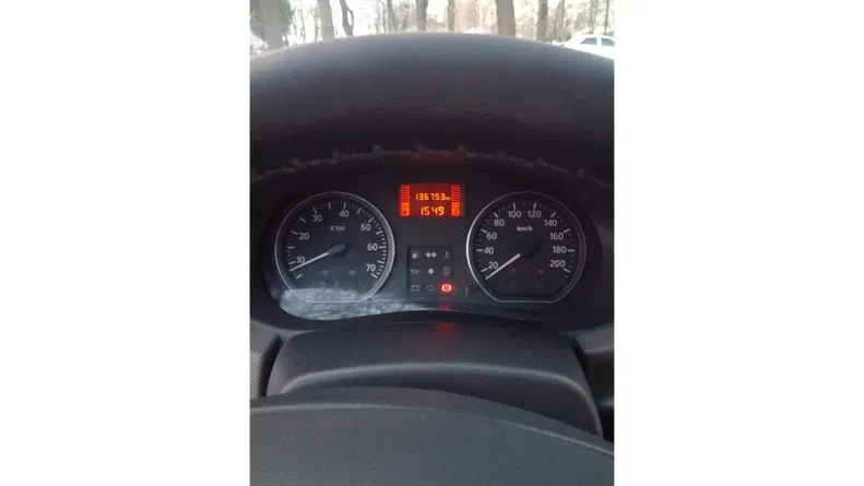 Renault Sandero 2010 - 17