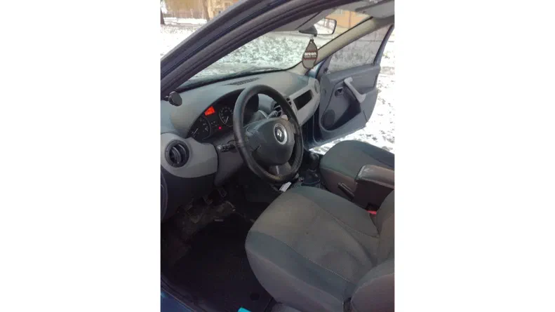 Renault Sandero 2010 - 18