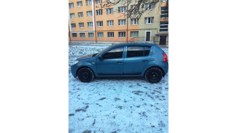 Renault Sandero 2010 - 16