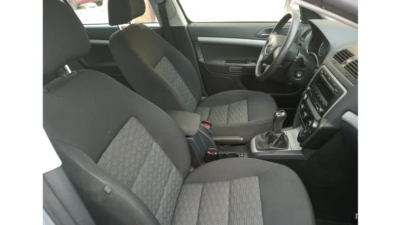 Skoda Octavia 2012 - 8