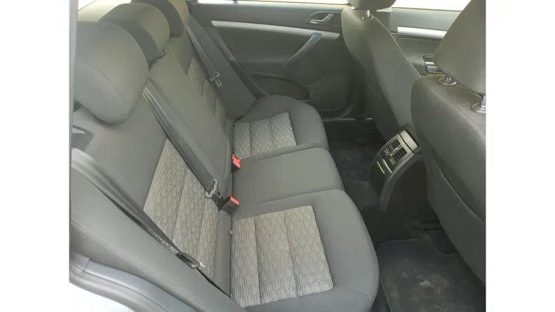 Skoda Octavia 2012 - 9