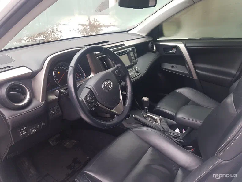 Toyota RAV4 2013 - 10