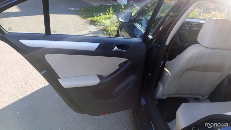 Volkswagen Jetta 2013 - 15