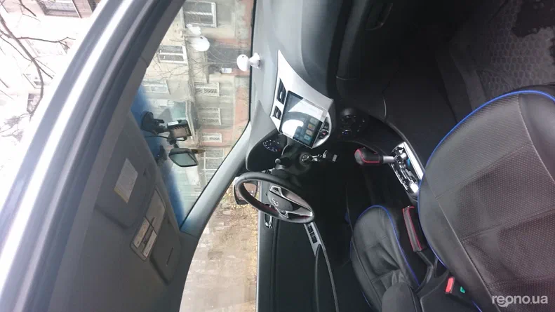 Hyundai Accent 2011 - 8