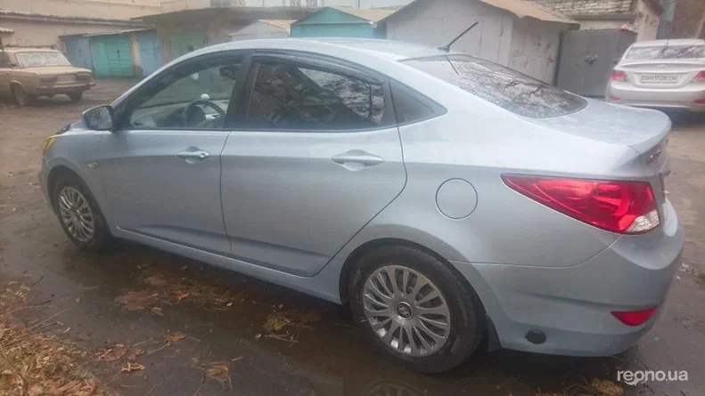 Hyundai Accent 2011 - 6