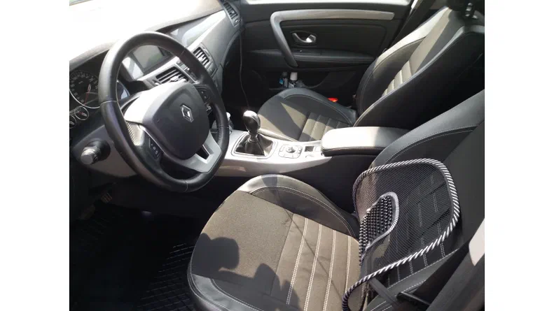 Renault Laguna 2012 - 10