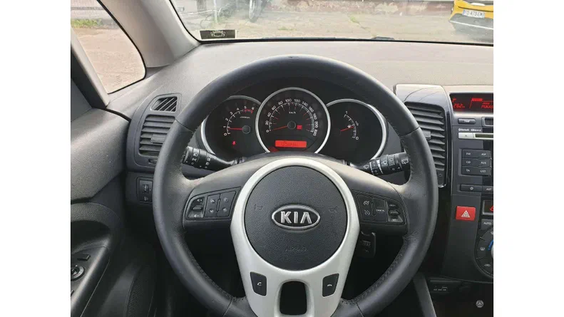 Kia Venga 2010 - 8