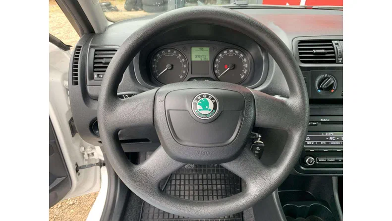 Skoda Fabia 2012 - 15