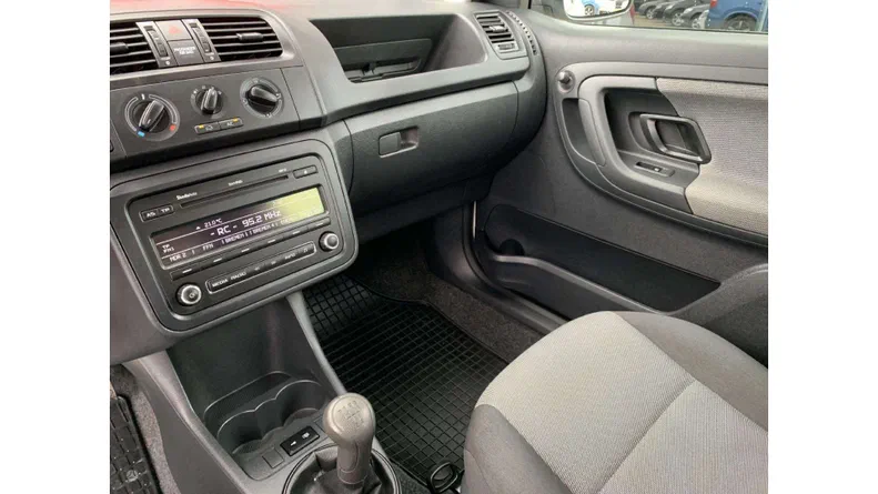 Skoda Fabia 2012 - 17