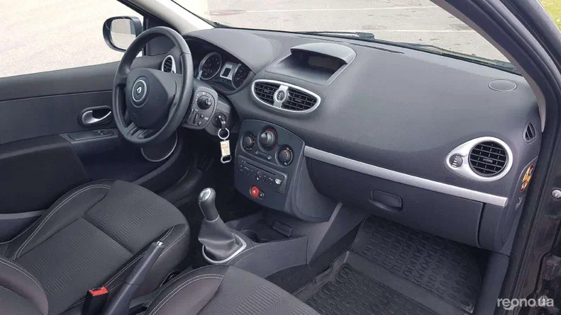 Renault Clio 2010 - 5