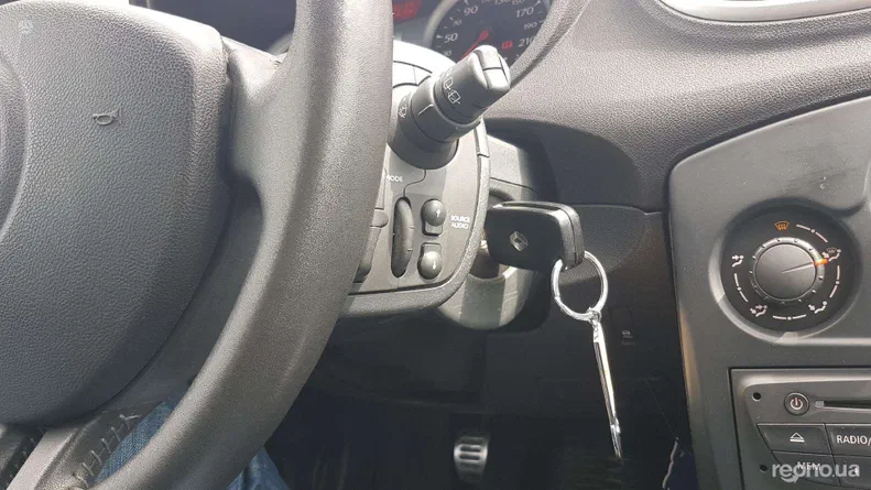 Renault Clio 2010 - 9