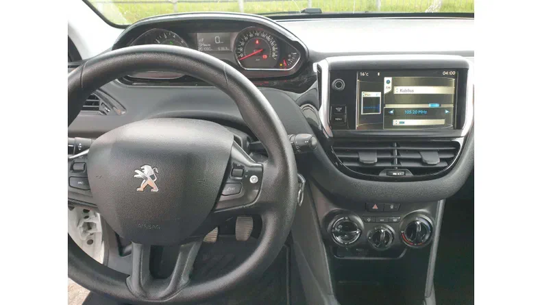 Peugeot 208 2012 - 9