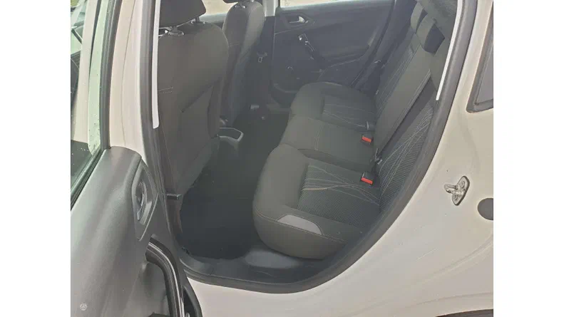 Peugeot 208 2012 - 5