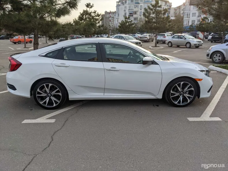 Honda Civic 4D 2019