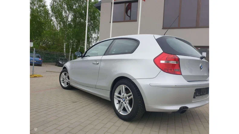 BMW 1 серія 2010 - 8