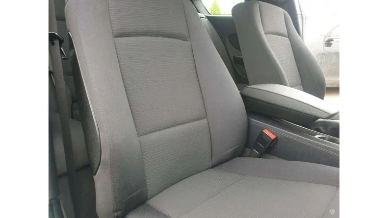 BMW 1 серія 2010 - 15