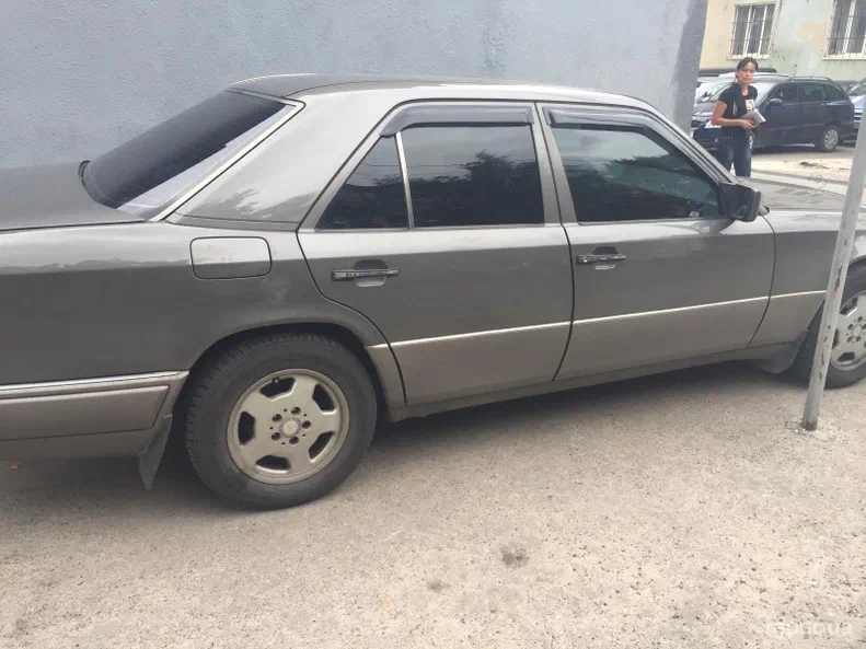 Mercedes-Benz E-Класс 1995