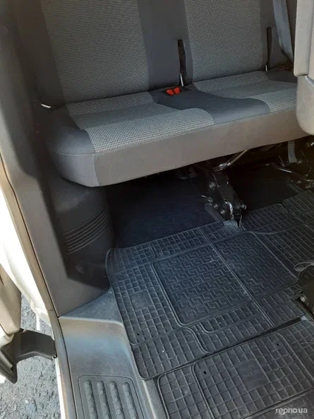 Volkswagen Caravelle 2010