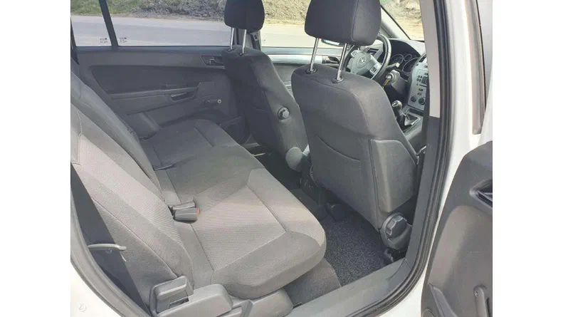 Opel Zafira 2009 - 10