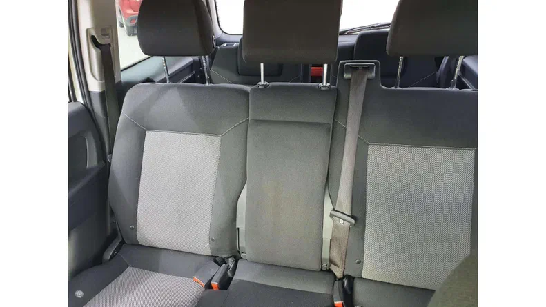 Opel Zafira 2009 - 12