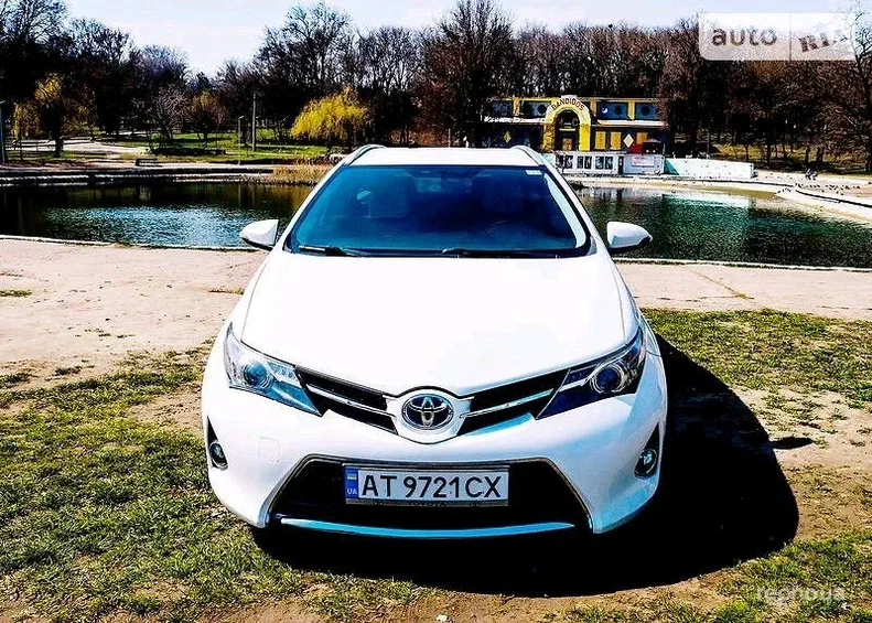 Toyota Auris 2014