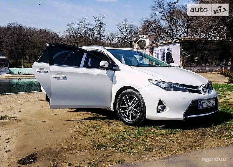 Toyota Auris 2014