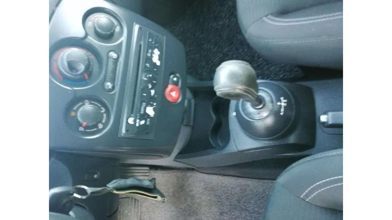 Renault Clio 2010 - 7