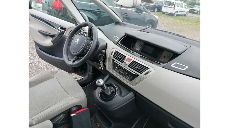 Citroen C4 Picasso 2011 - 11