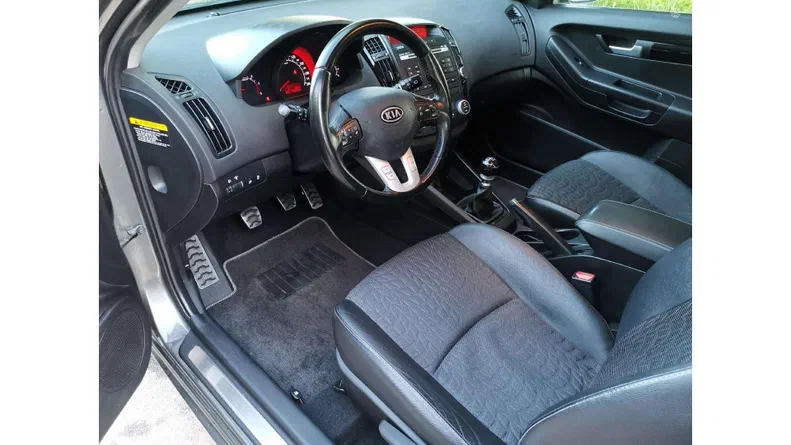 Kia Proceed 2010 - 7