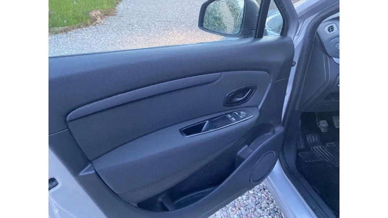 Renault Scenic 2011 - 9