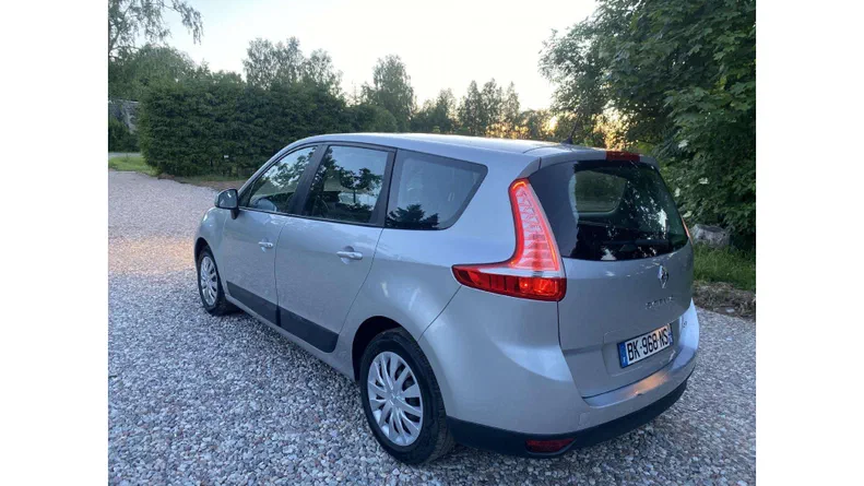 Renault Scenic 2011