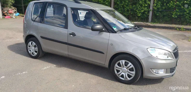 Skoda Roomster 2011