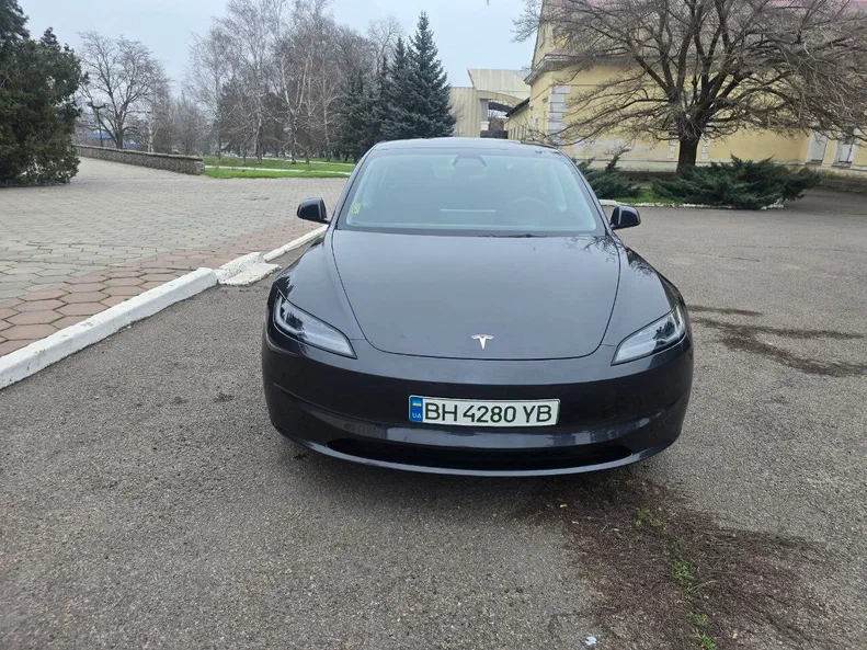 Tesla Model 3 2024 - 10