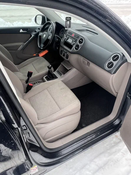 Volkswagen Tiguan 2009 - 10