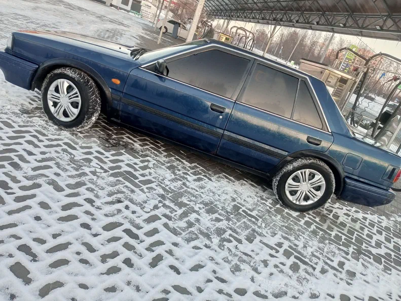 Nissan Bluebird 1989 - 3