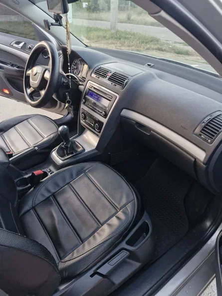 Skoda Octavia 2010 - 4