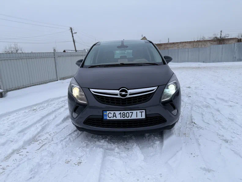Opel Zafira 2011 - 2