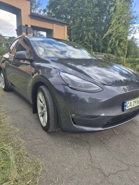 Tesla Model Y 2023 - 15