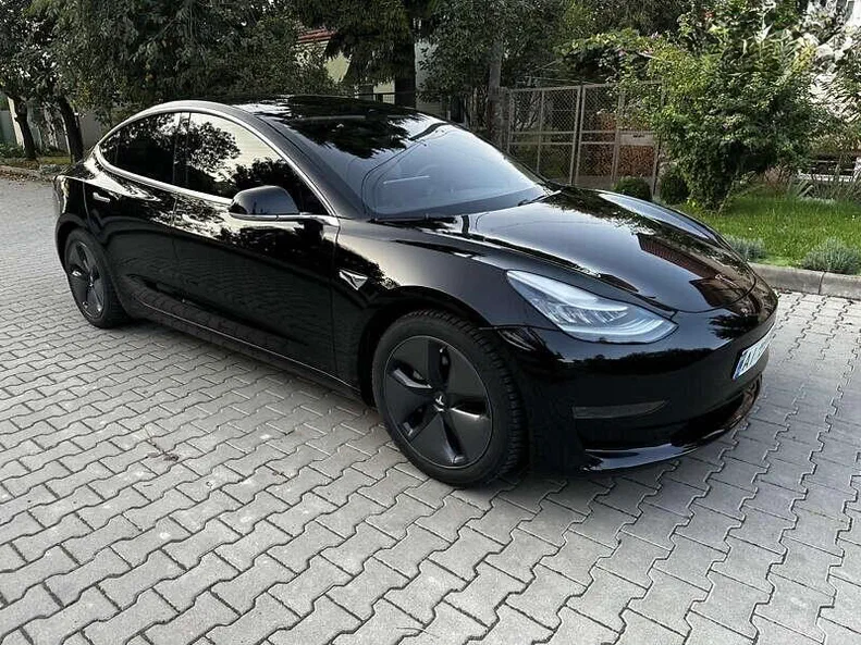 Tesla Model 3 2020