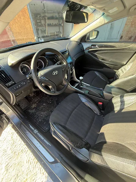 Hyundai Sonata 2010 - 23