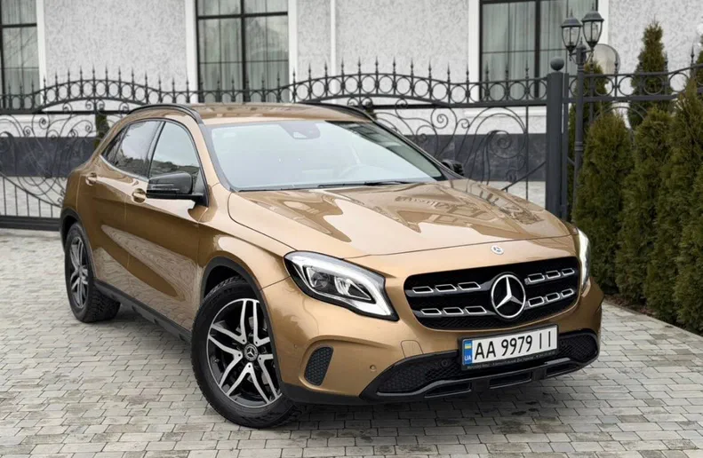 Mercedes-Benz GLA 2017 - 64