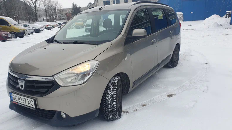 Dacia Lodgy 2012