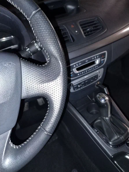 Renault Fluence 2013 - 18