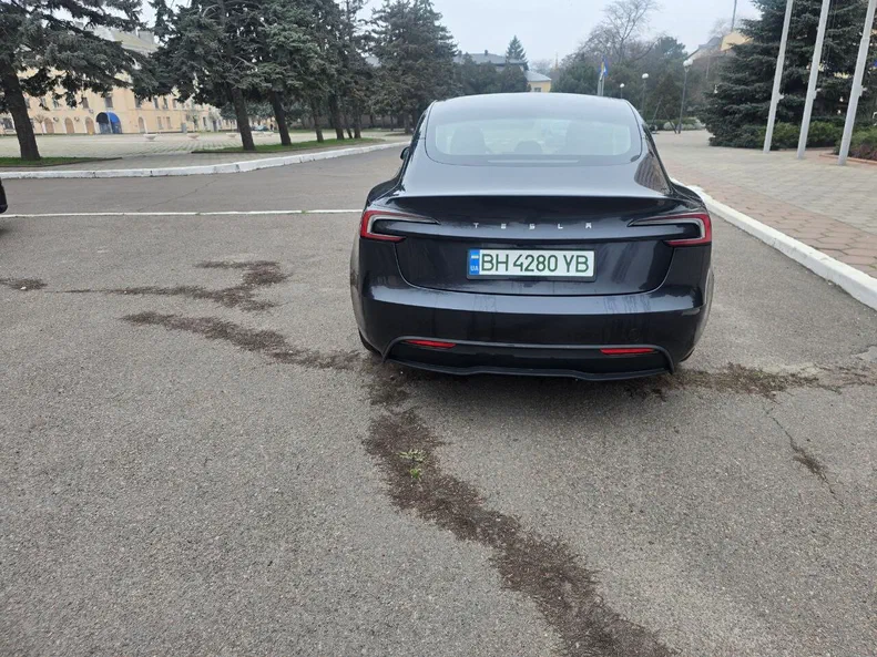 Tesla Model 3 2024 - 9