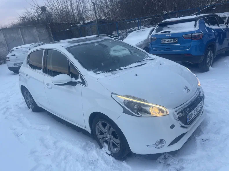Peugeot 208 2014 - 17