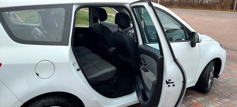 Renault Scenic 2011 - 4