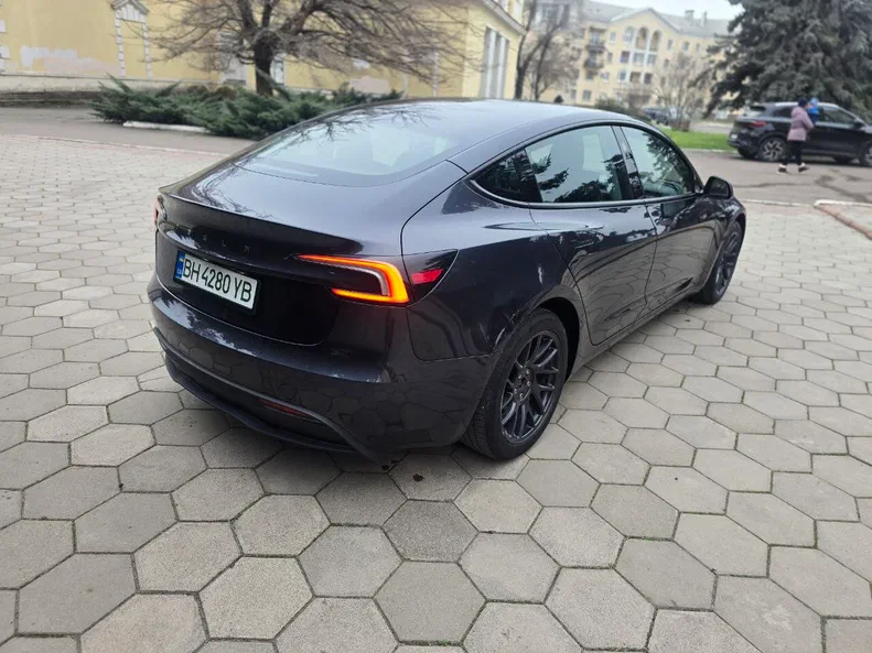 Tesla Model 3 2024 - 22